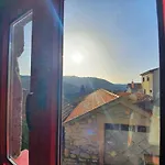 Janelas Da Cabreira Campos (Vieira do Minho, Braga)