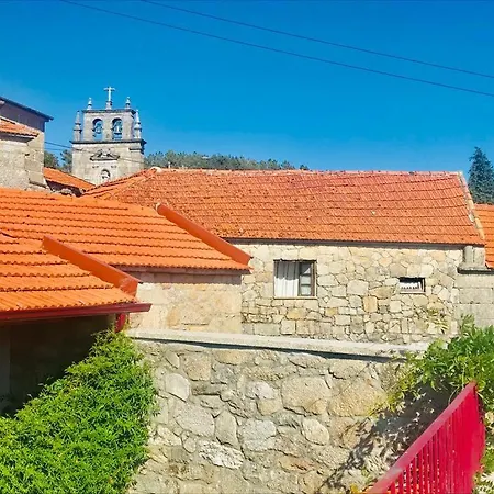 Janelas Da Cabreira Campos (Vieira do Minho, Braga)