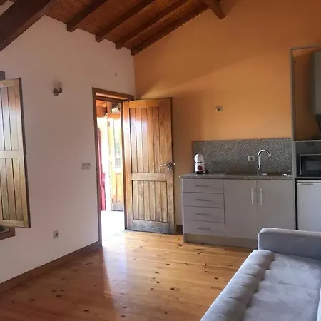 Janelas Da Cabreira * Campos (Vieira do Minho, Braga)