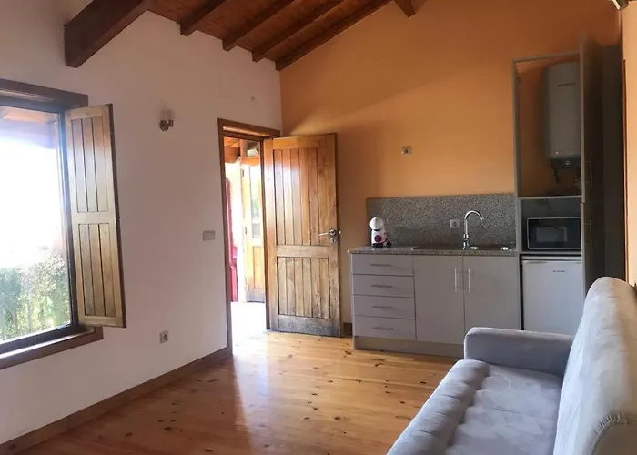 Janelas Da Cabreira * Campos (Vieira do Minho, Braga)